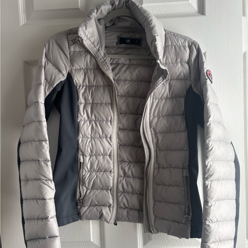 A&F Active Women's Gray Puffer Jacket